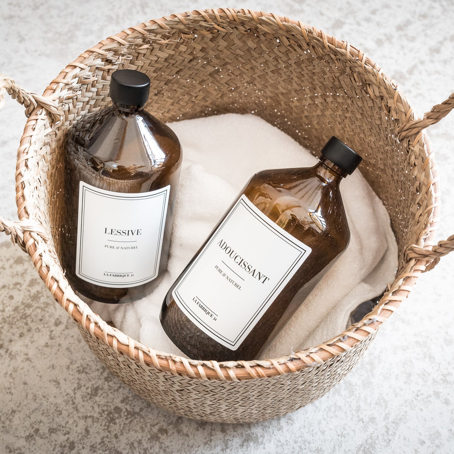 Bouteille lessive marron en verre ambré